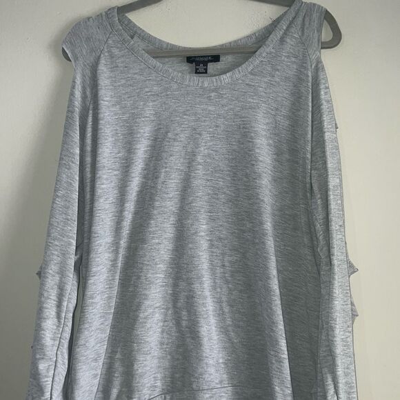 Rouge Collection Split Sleeve Top - Picture 4 of 6